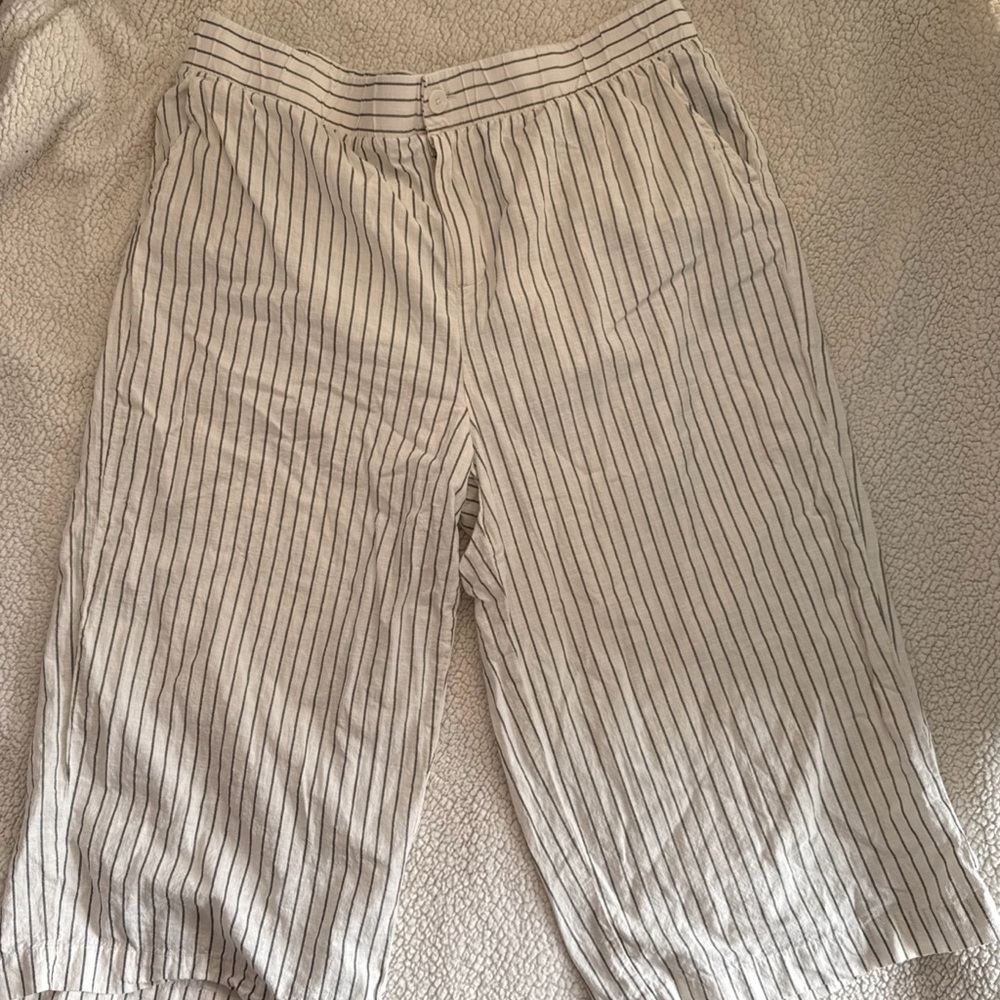 Torrid women’s size 20 Black and White Striped wide leg pants